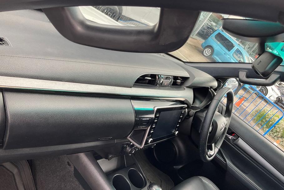 Used Toyota HILUX LS23OLX 18