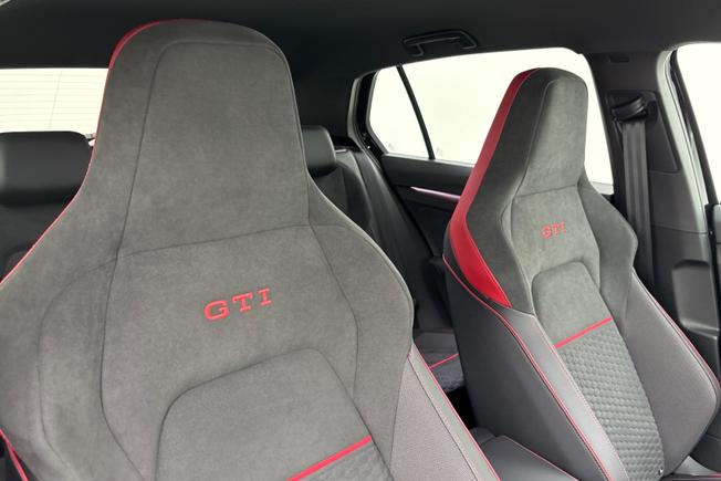 VOLKSWAGEN Golf Photo 25