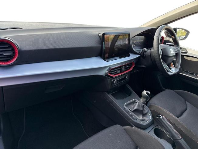 SEAT Ibiza Photo 2
