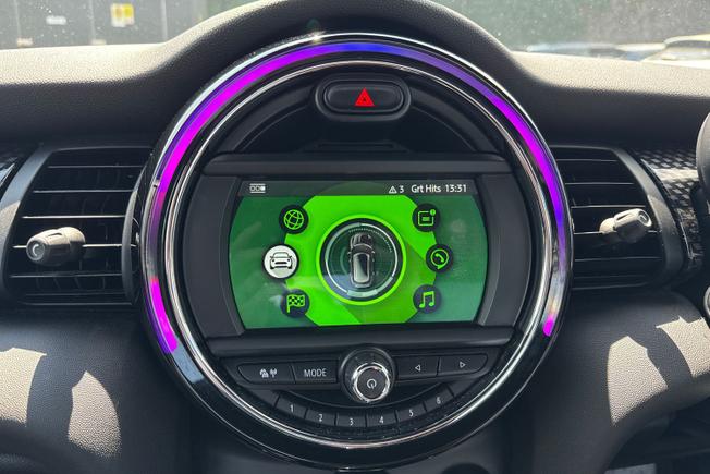 MINI Hatch Photo 13