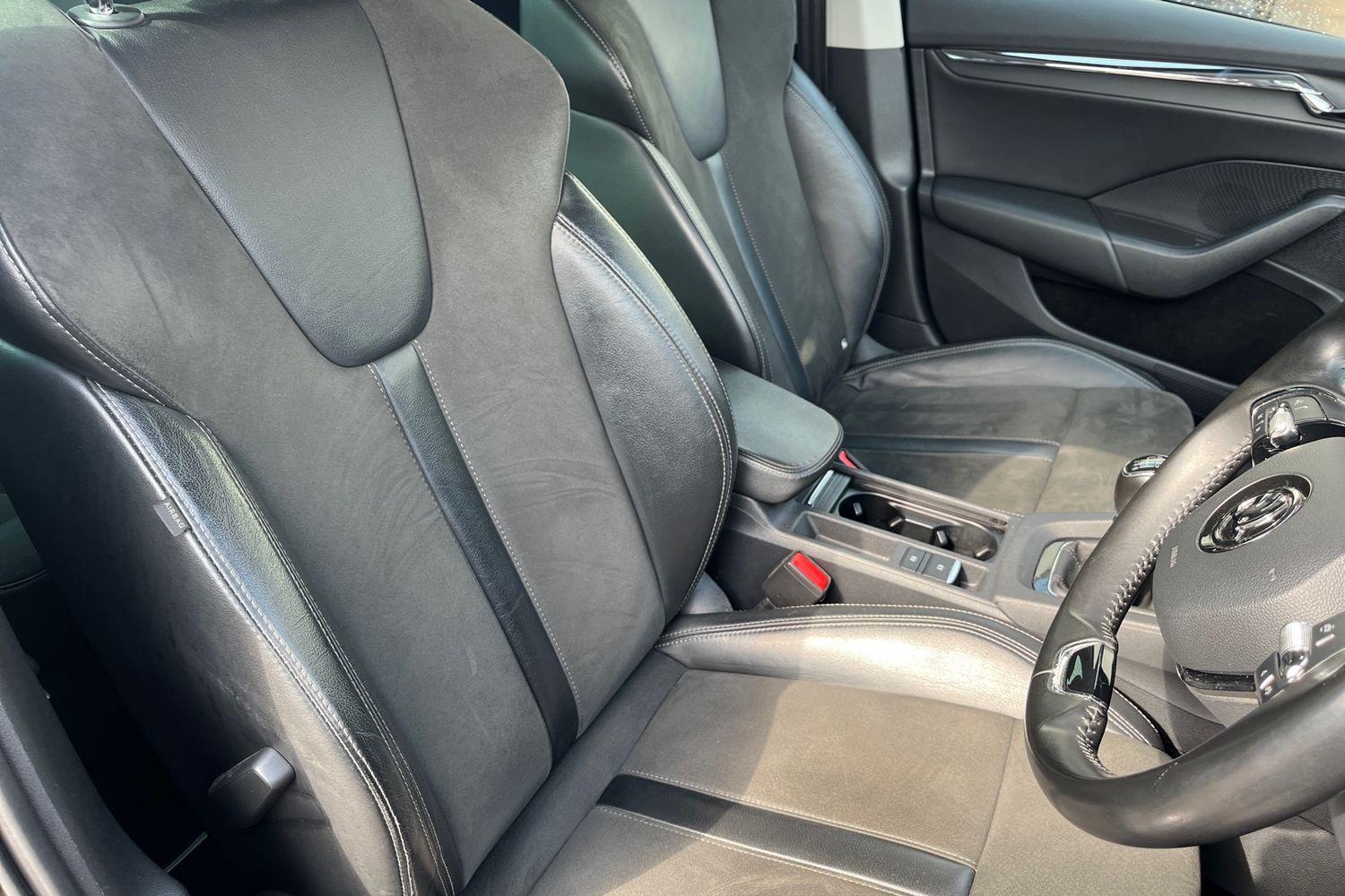 Skoda OCTAVIA Photo 16