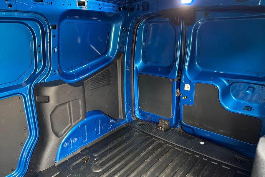 Ford TRANSIT COURIER Photo autoimg-cc059e0eda6af99226a5b4a50d9de378c6400ff3.jpg