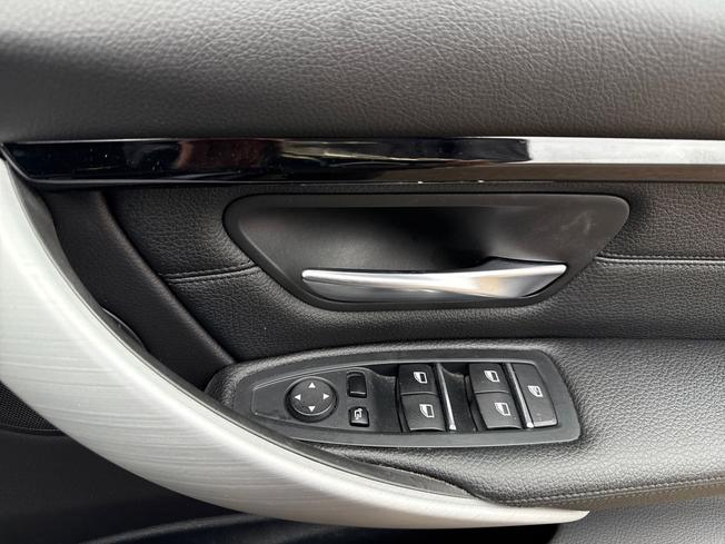 BMW 3 Series Photo 28