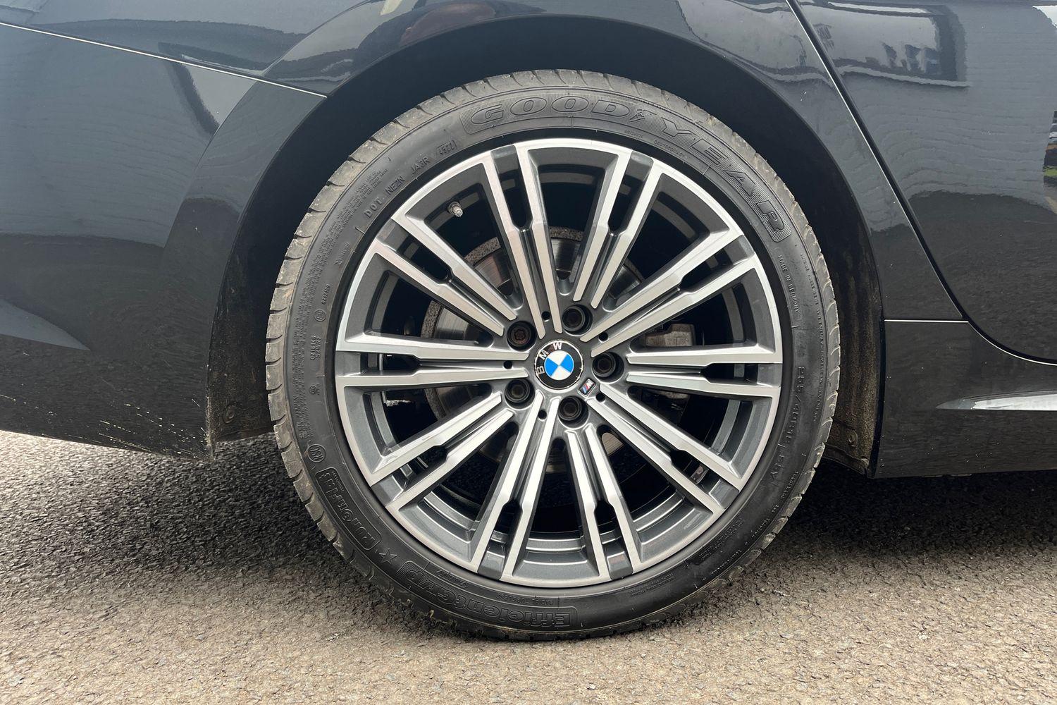 BMW 3 SERIES Photo 7