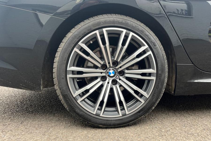 BMW 3 SERIES Photo autoimg-cc08d825a3ace51f74461c75b2c043fd09c61bba.jpg