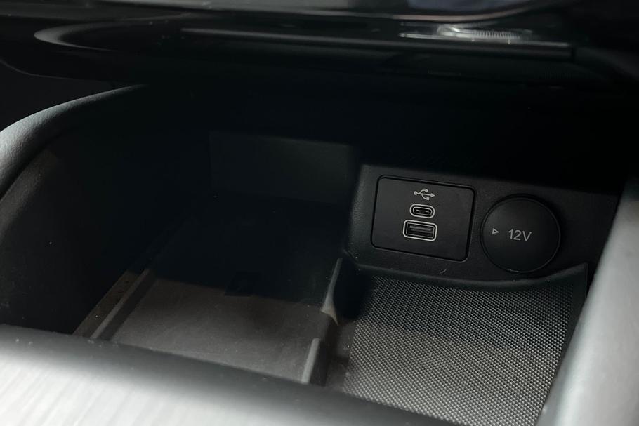 Used Ford KUGA SV25VKT 36