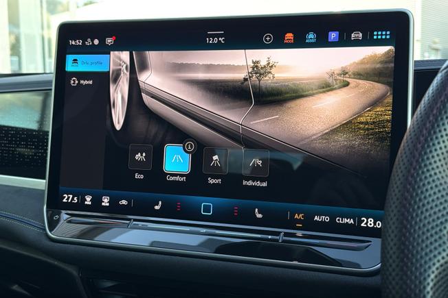 VOLKSWAGEN Passat Photo 39