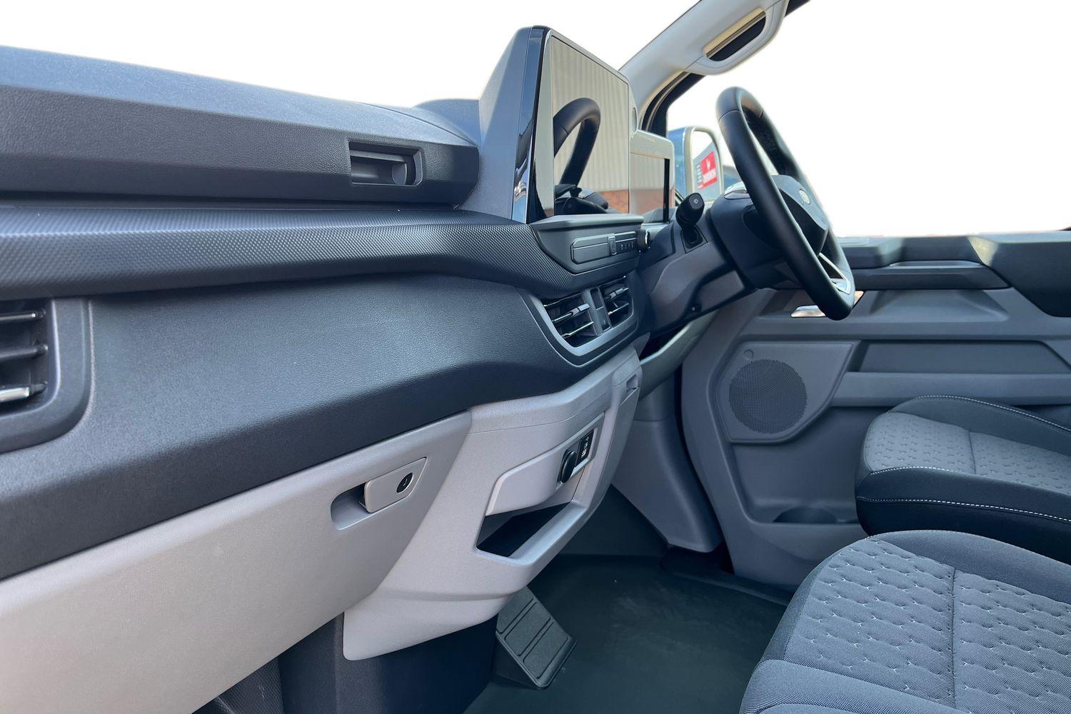 Ford TRANSIT CUSTOM Photo 2