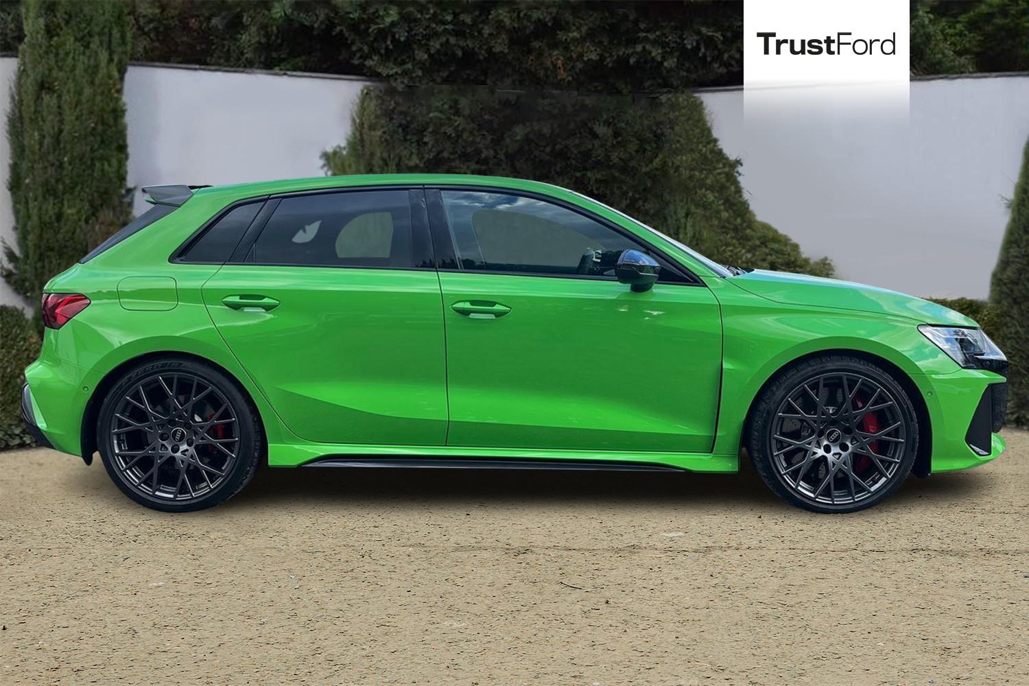 Audi RS3 Photo 2