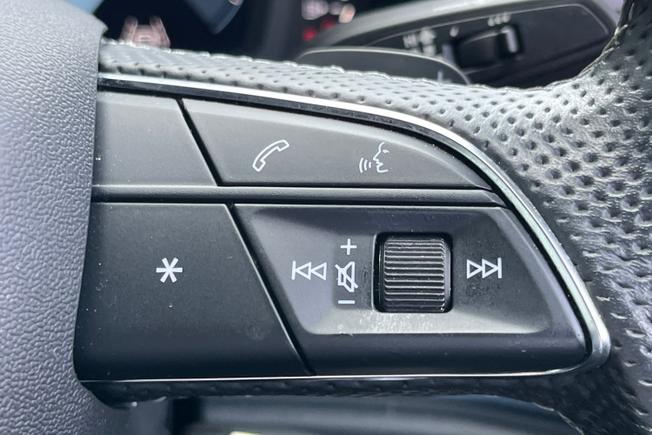 AUDI Q3 Photo 17