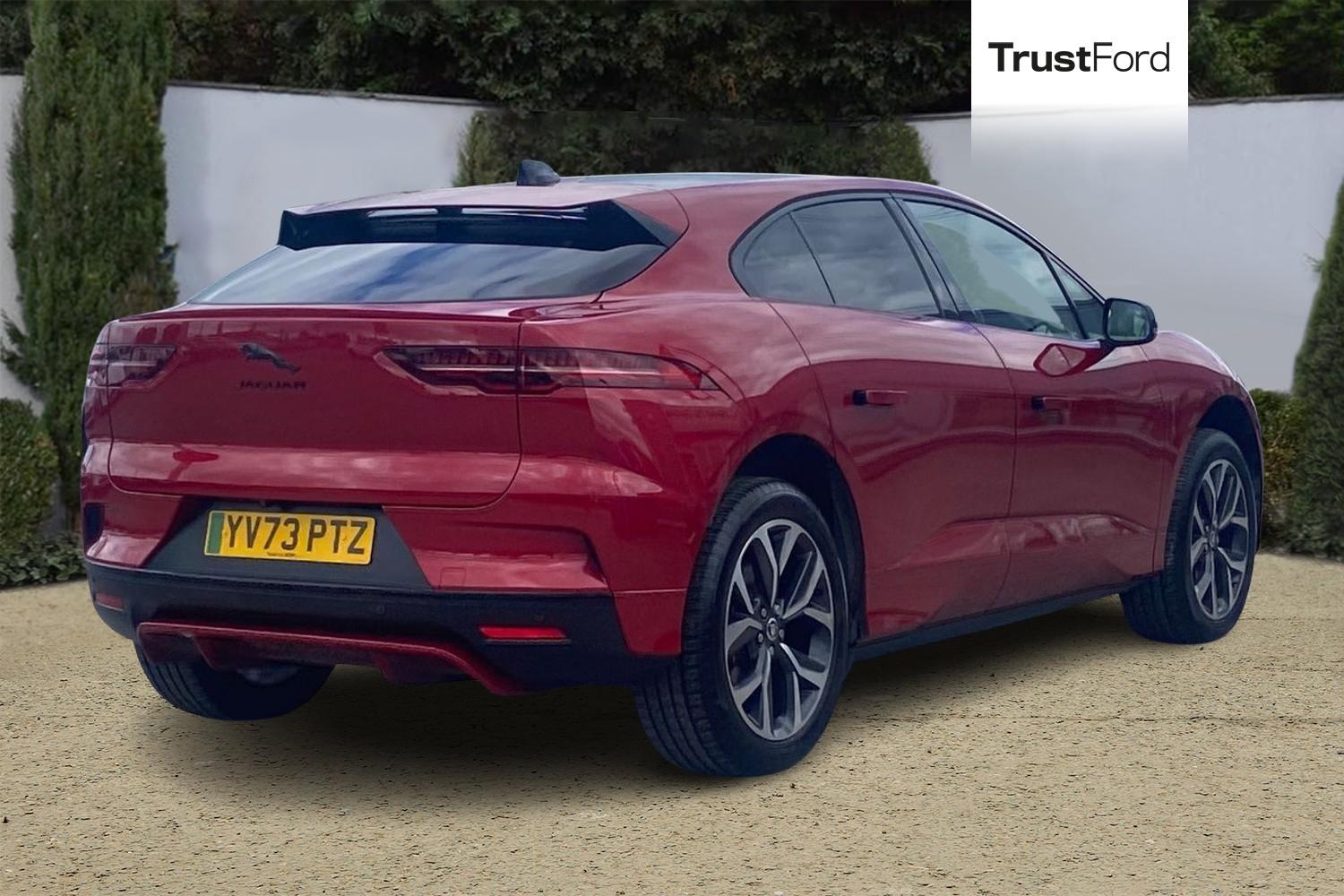 Jaguar I-PACE Photo 3