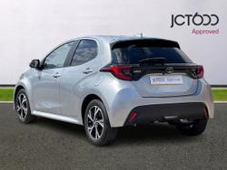 Toyota Yaris Photo 3