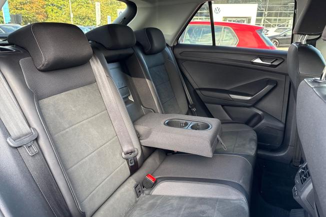 VOLKSWAGEN T-Roc Photo 31