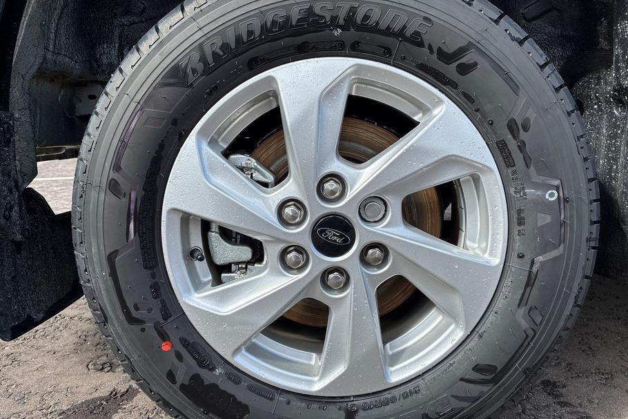 Used Ford TRANSIT CUSTOM SW26GWN 40