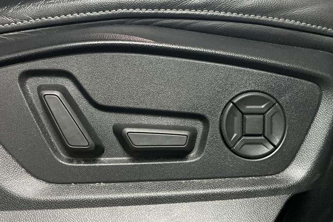 AUDI Q8 Photo 25