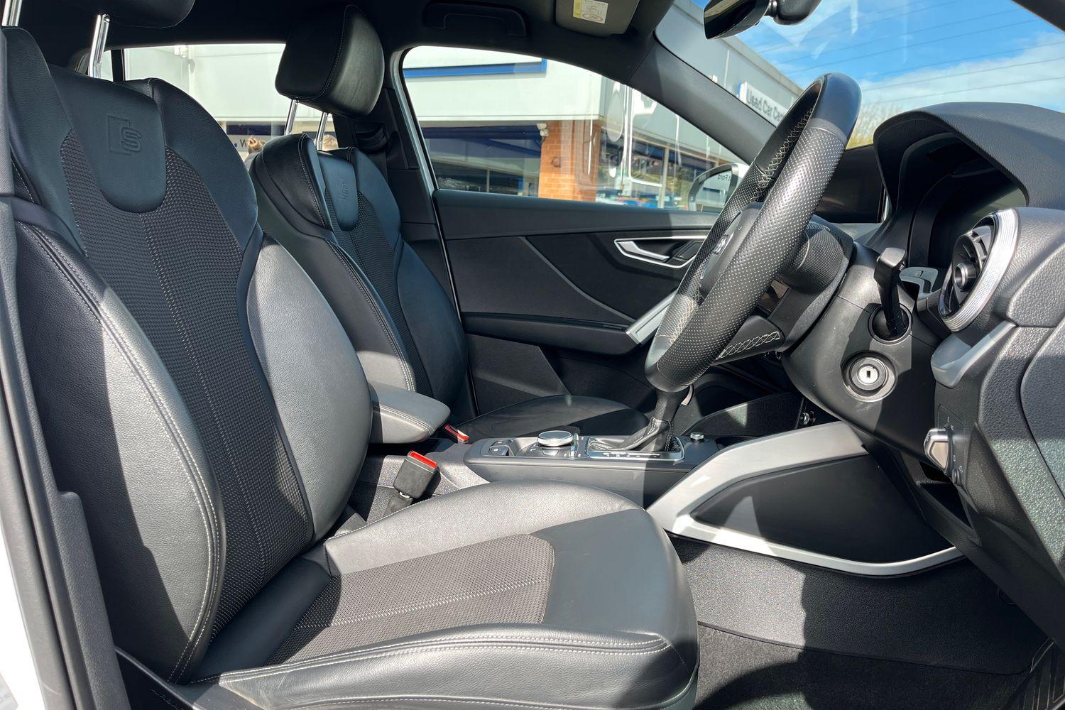 Audi Q2 Photo 16