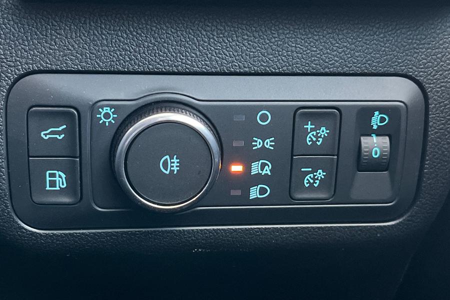 Ford KUGA Photo autoimg-cc3f73add8b2aba0f62a2ea6491f9c44979ab97f.jpg