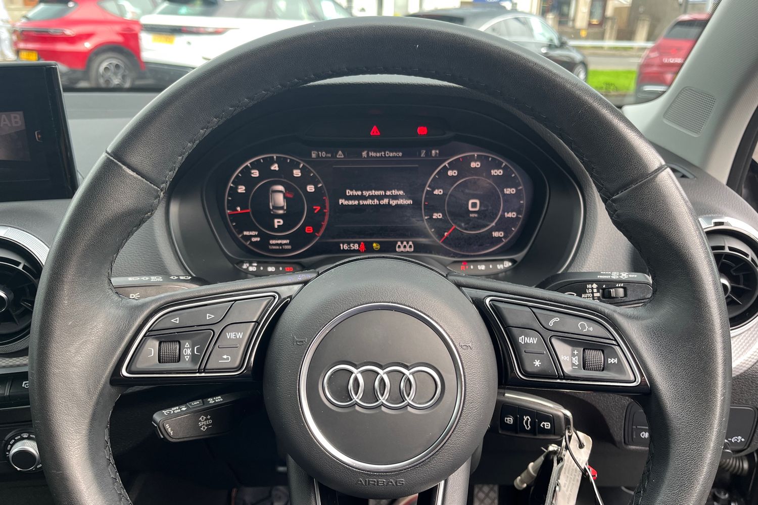 Audi Q2 Photo 11