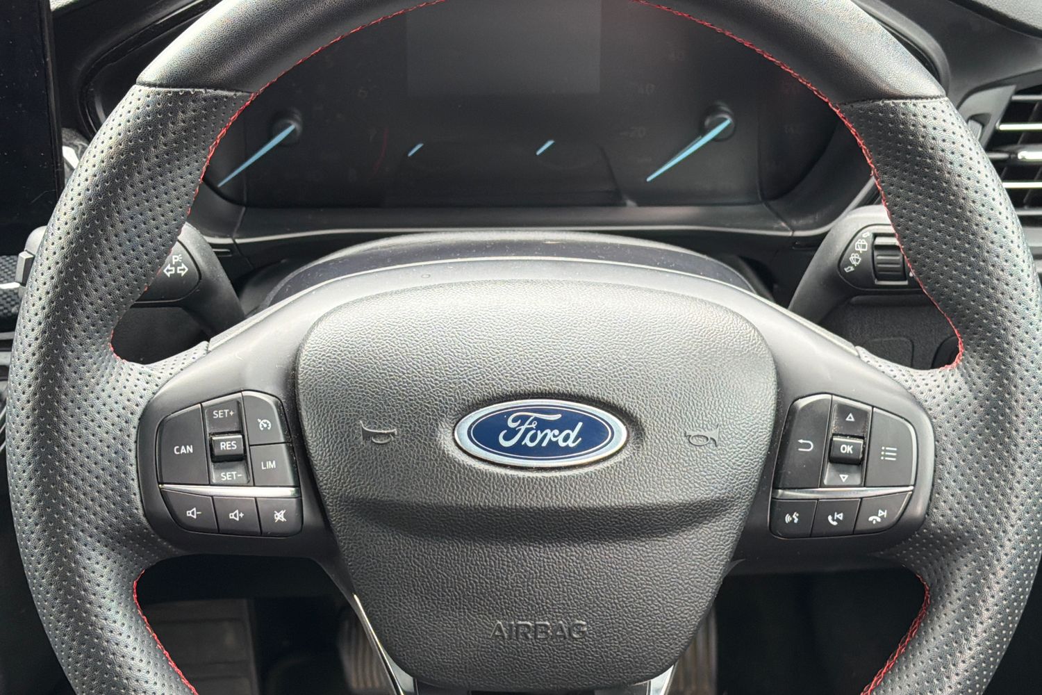 FORD FOCUS Photo 11