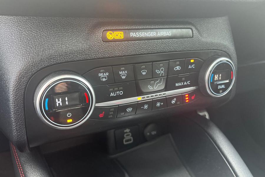 Ford KUGA Photo autoimg-cc434b467ce4bde7d32b047aabfcfd05e3718496.jpg