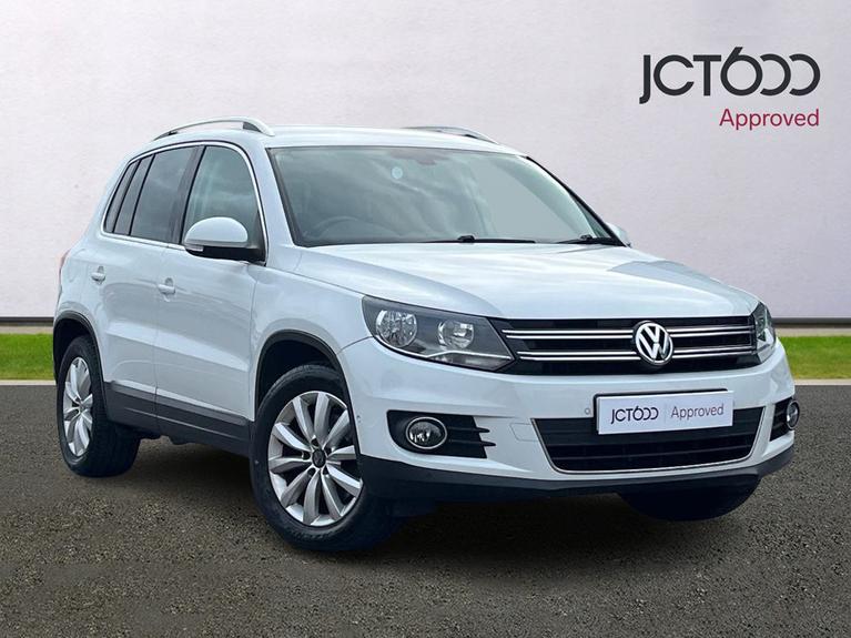 Used 2015 VOLKSWAGEN Tiguan 2.0 TDI BlueMotion Tech Match SUV 5dr Diesel Manual 2WD Euro 5 (s/s) (140 ps) White at JCT600