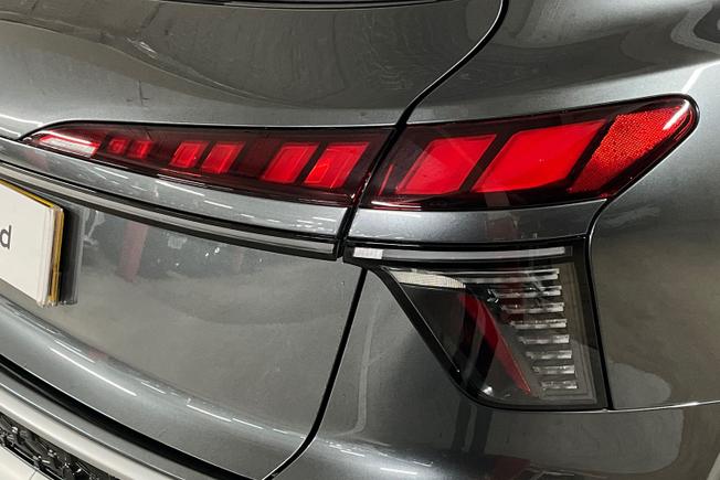 AUDI Q3 Photo 18