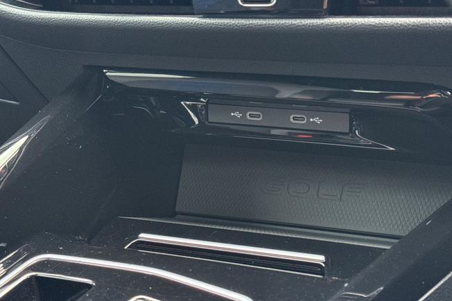 VOLKSWAGEN Golf Photo 23
