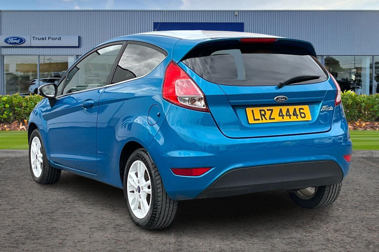 Ford FIESTA Photo 1