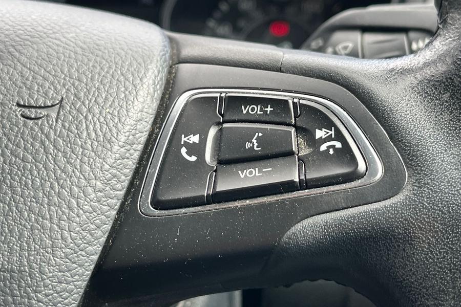 Ford FOCUS Photo autoimg-cc56b3176799f695d3c6db69aaf5c6cc7b3b984c.jpg