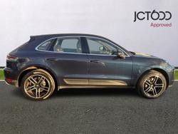 PORSCHE Macan Photo 4