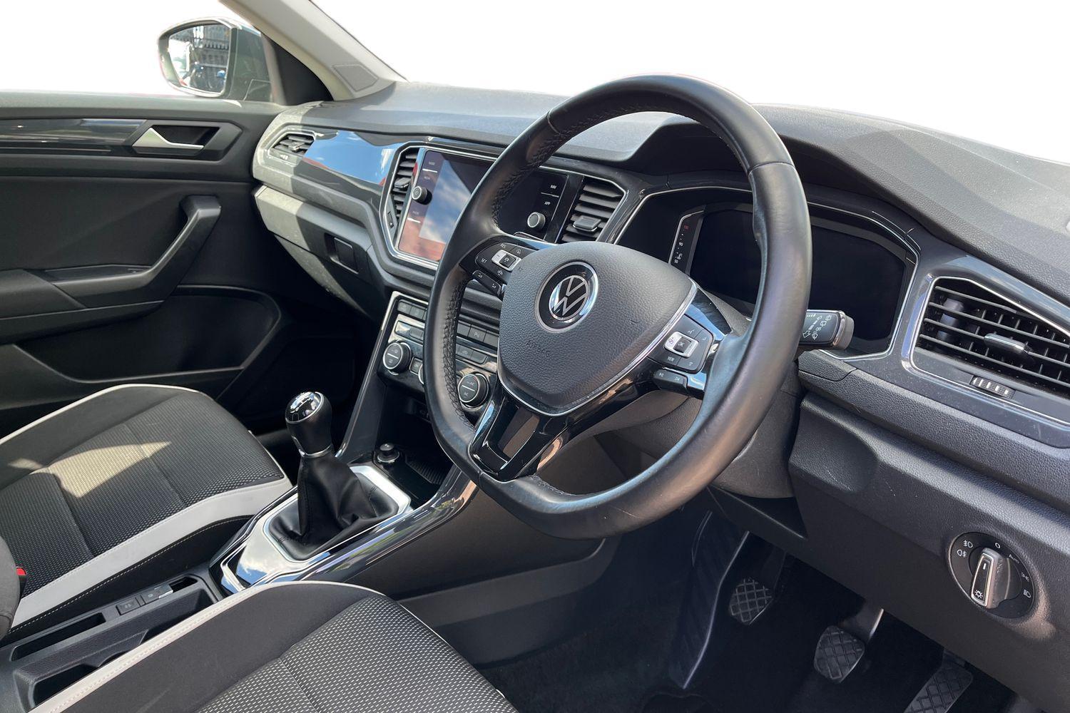 Volkswagen T-ROC Photo 8