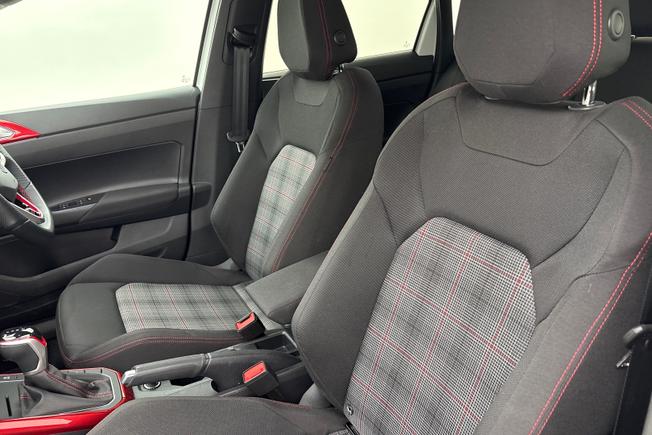 VOLKSWAGEN Polo Photo 30