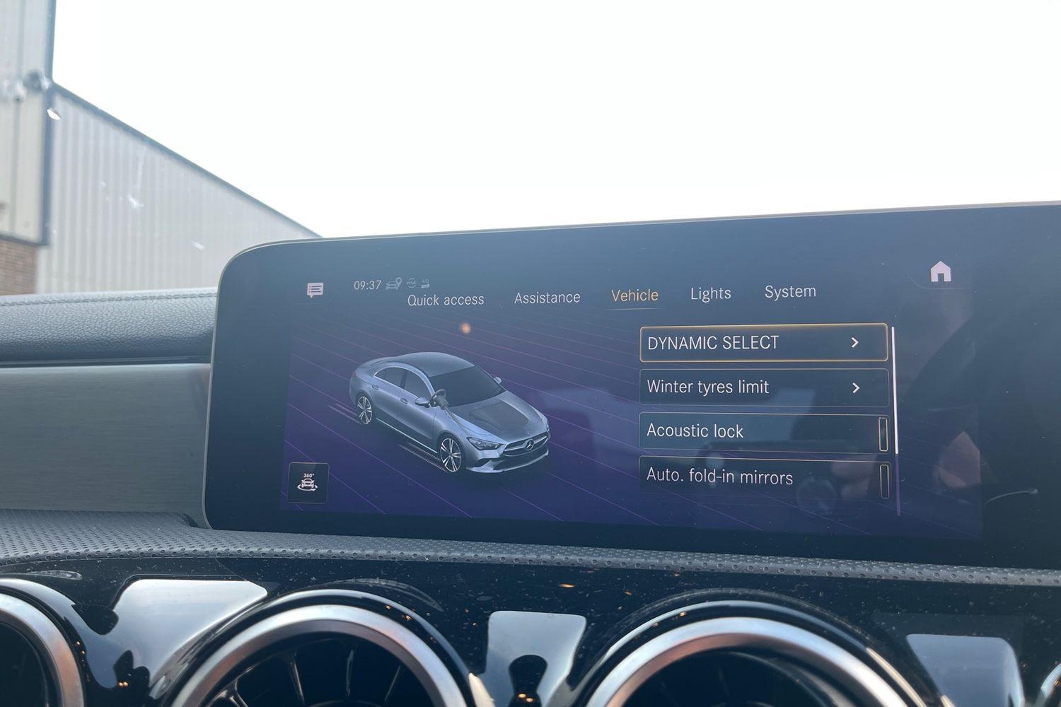 Mercedes-Benz CLA Photo 32