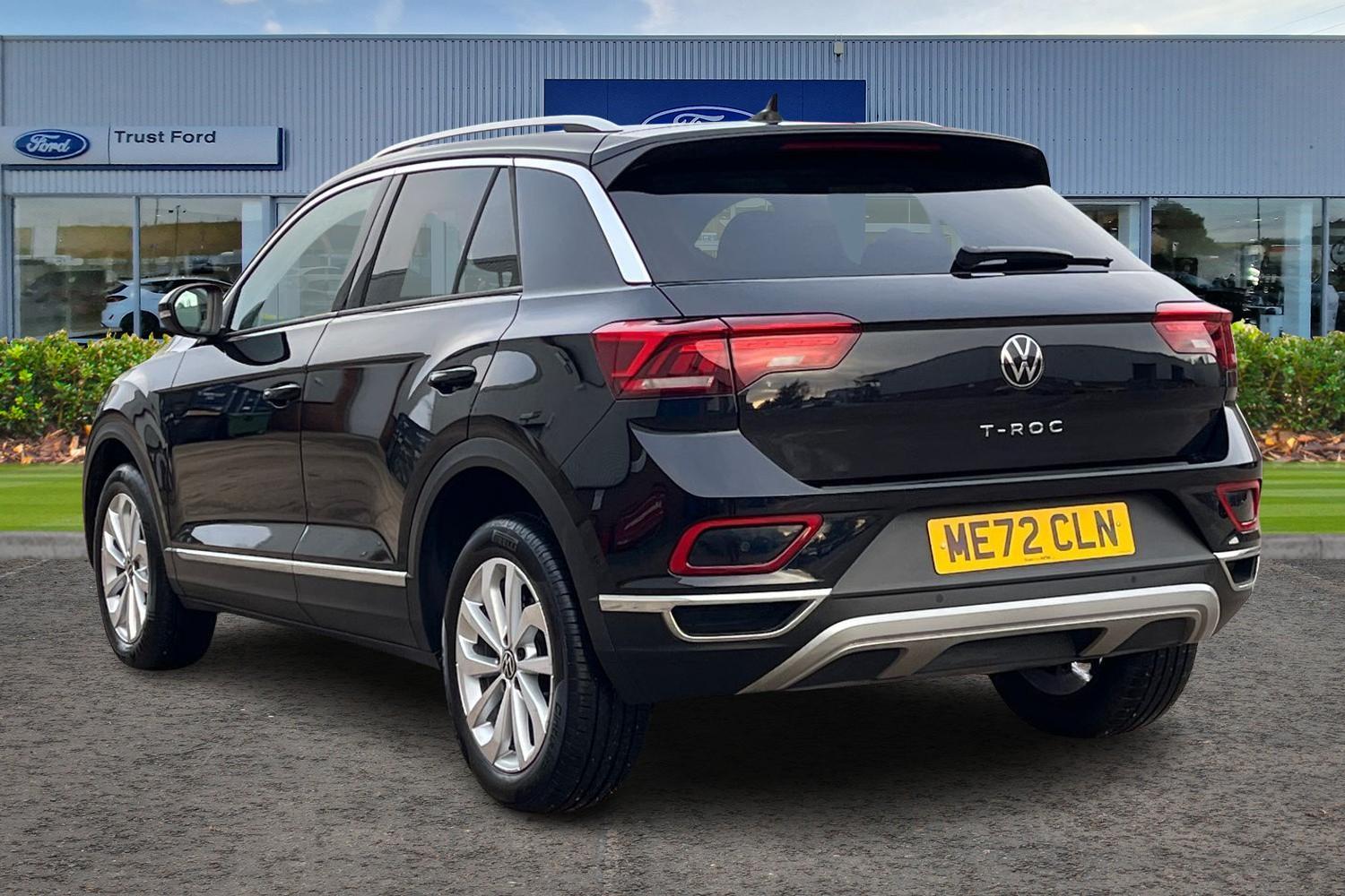 Volkswagen T-Roc Photo 1