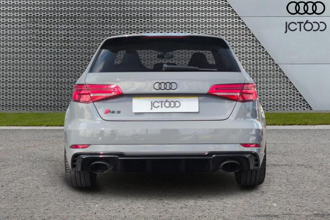 AUDI RS3 Photo 7