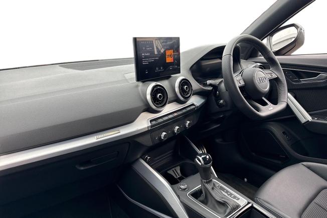 Audi Q2 Photo 2