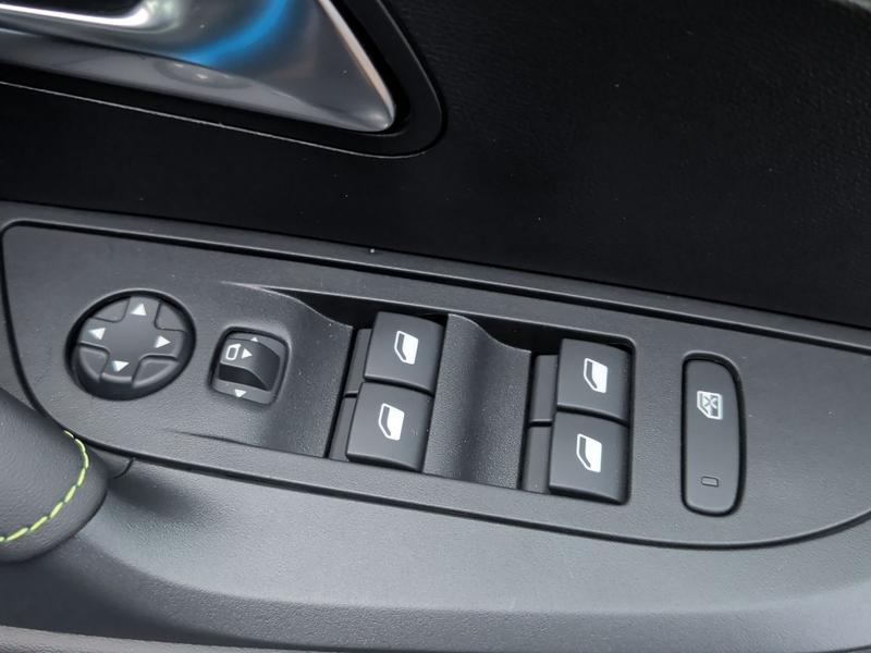 Used Peugeot 2008 FL73OZW 24