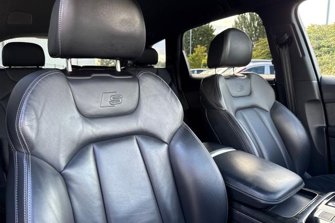 AUDI Q7 Photo 34