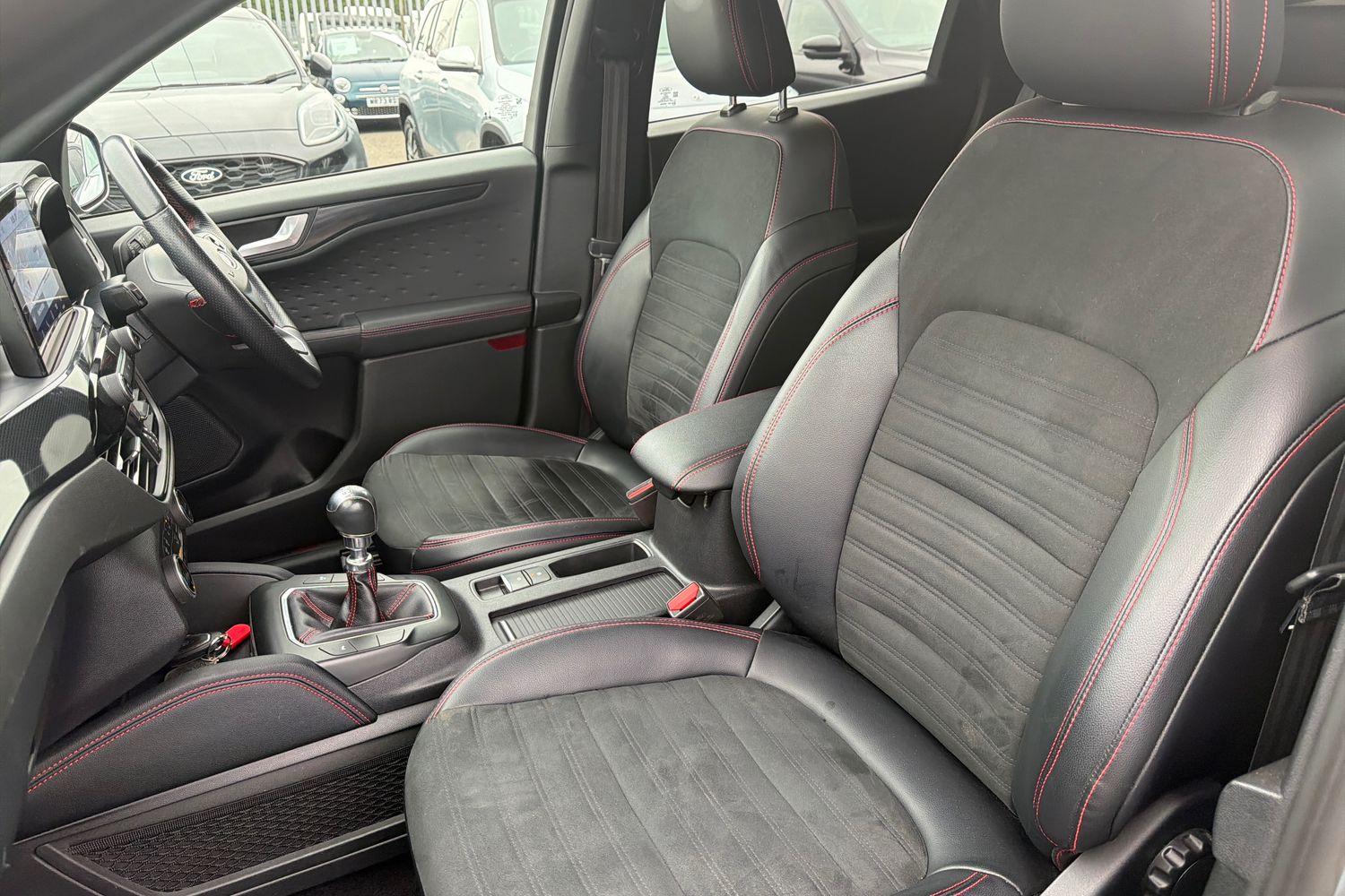 Ford KUGA Photo 18