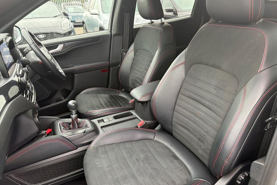 Ford KUGA Photo autoimg-cc6bd7d1805c01e714ddb57472f3be394834c73e.jpg