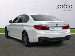BMW 5 Series Photo 3