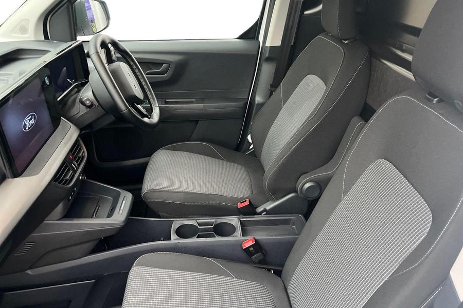 Ford E-TRANSIT COURIER Photo autoimg-cc78975fde92b123bb09a1d51cbc6c10c2997a2d.jpg
