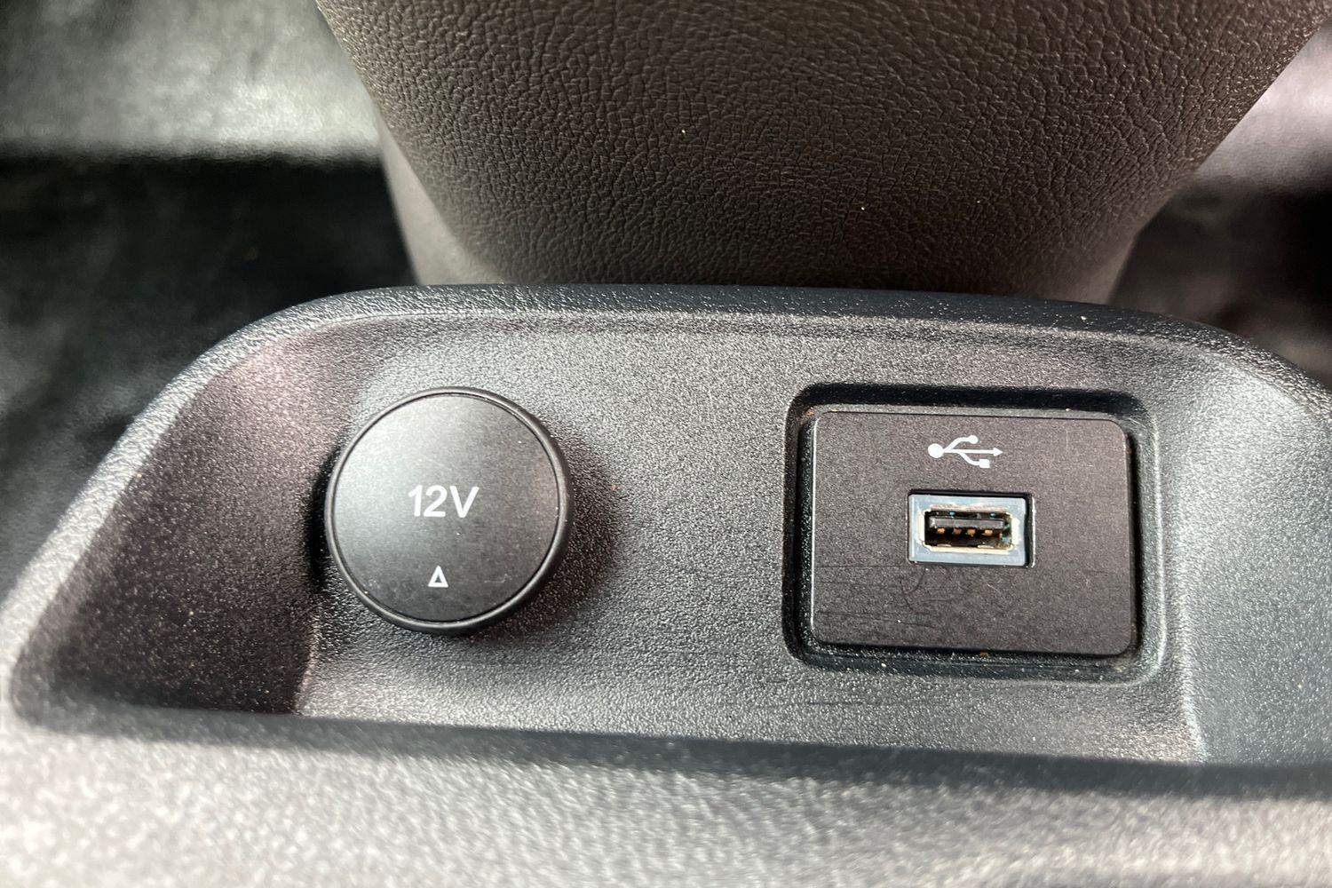 Ford TRANSIT CONNECT Photo 14