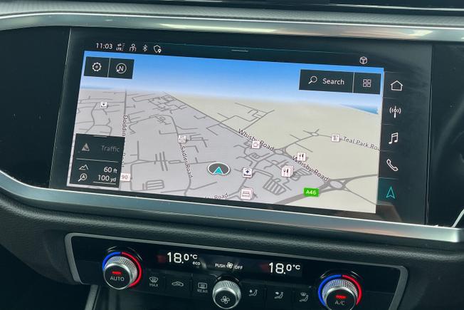 AUDI Q3 Photo 14