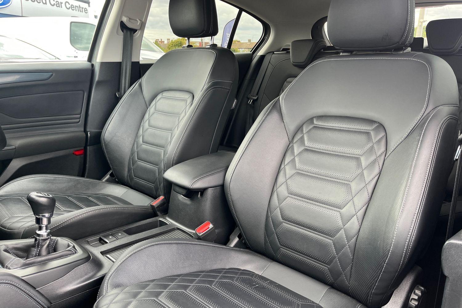 Ford FOCUS Photo 18