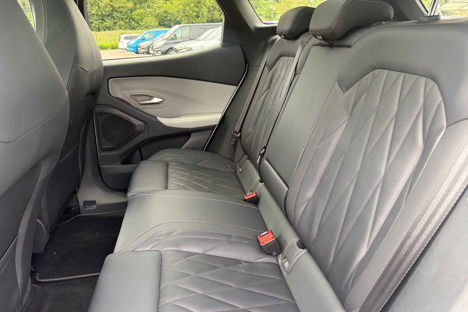 Ford Explorer Photo 19