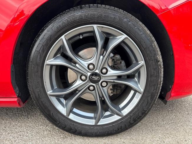 FORD Focus Photo 5
