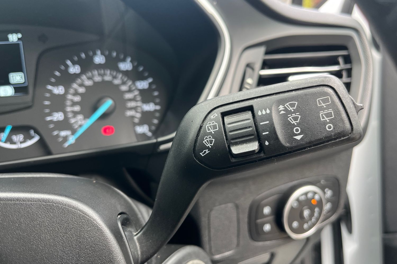 Ford FOCUS Photo 14