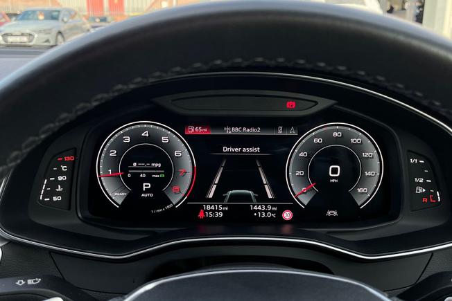 AUDI A6 Saloon Photo 15