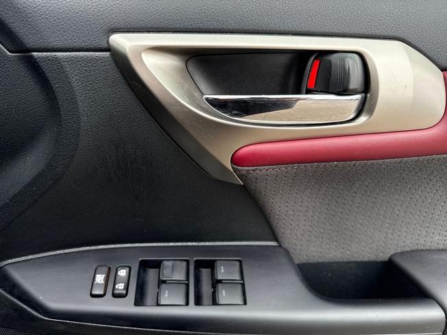 Lexus CT Photo 29